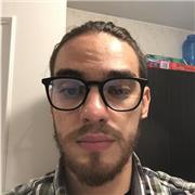 Soy un estudiante del área de salud. Tengo 27 años, vivo en la zona de Navalcarnero y busco ayudar en él área de la ciencia